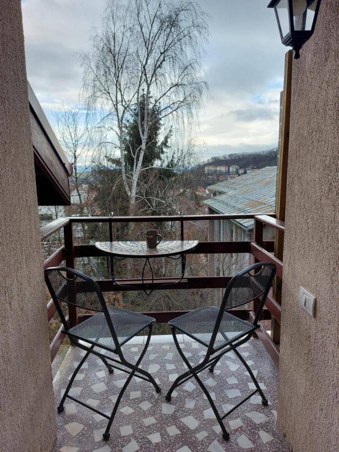 Snug Apartments - Private Parking Near Downtown Brașov Exterior foto