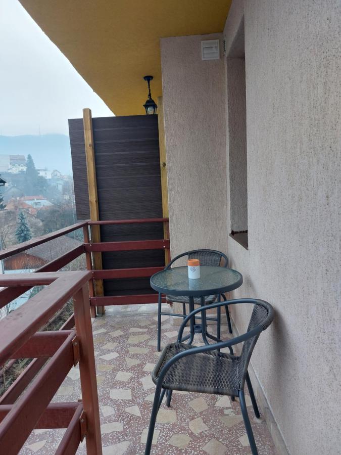 Snug Apartments - Private Parking Near Downtown Brașov Exterior foto